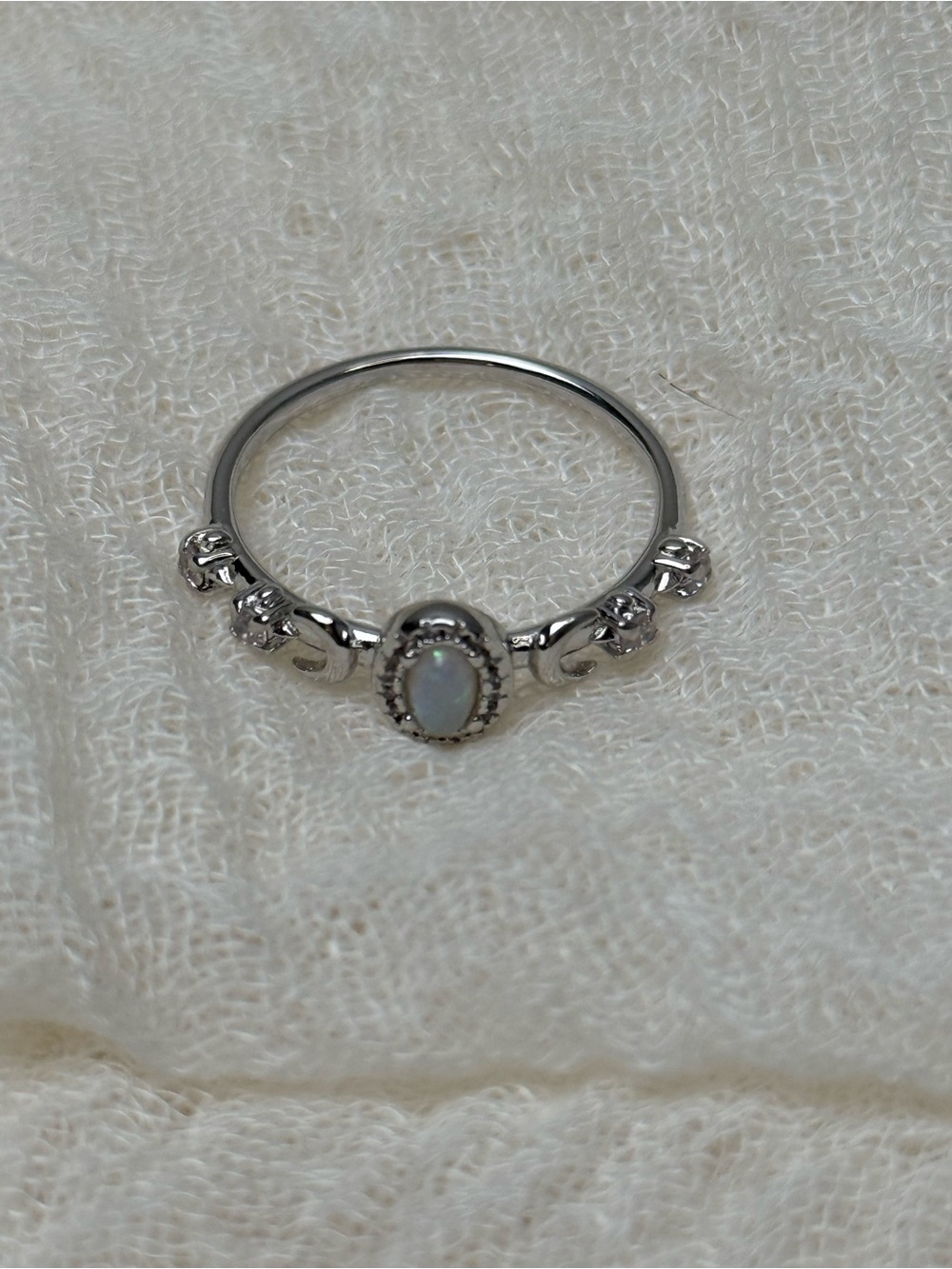 925 Sterling Silver ring with oval opal center stone and small stone, Size 8 - Picture 3 of 4